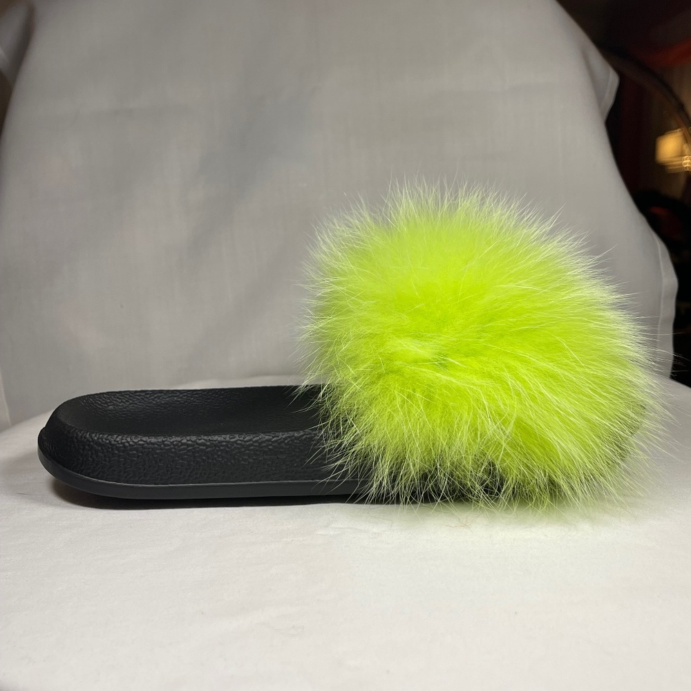 Real Fur Slippers / Green